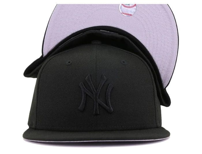 New York Yankees Triple Black 59Fifty Fitted Hat by MLB x New Era