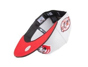 Cincinnati Reds Traditionally Twisted 59Fifty Fitted Hat by MLB x New Era Bottom
